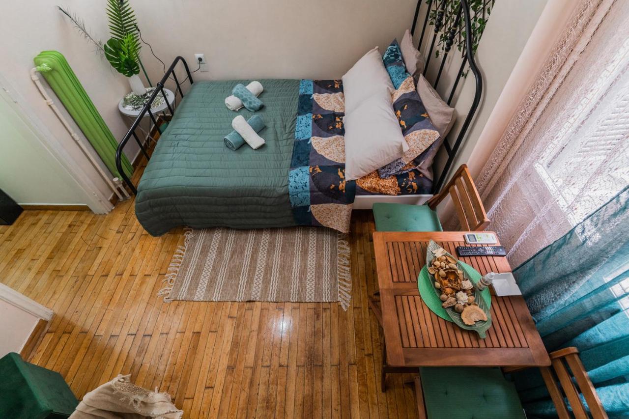 Green Boho Apartment Aten Exteriör bild