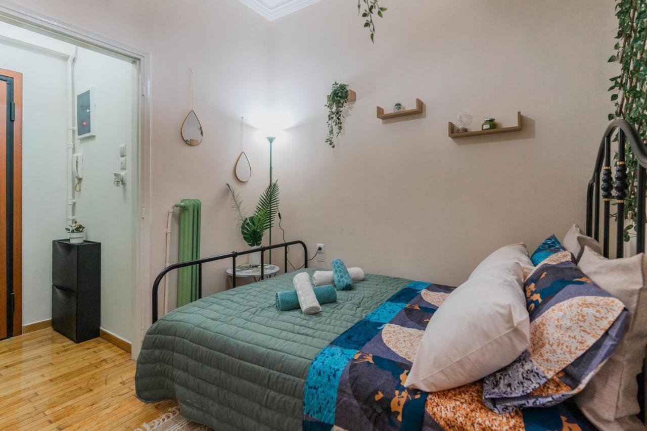 Green Boho Apartment Aten Exteriör bild